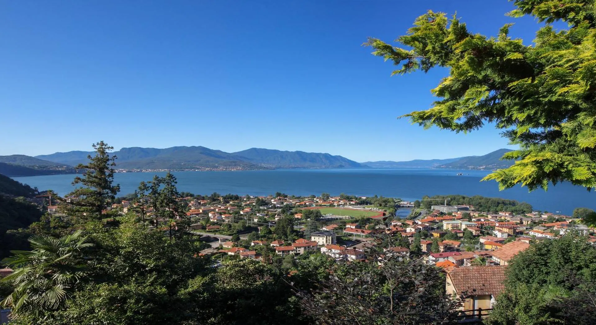 La Torretta 2 Sul Lago Maggiore Maccagno Italy